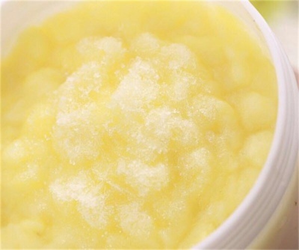 蜂王漿里面的小顆粒狀，蜂王漿里面白色晶體是什么?