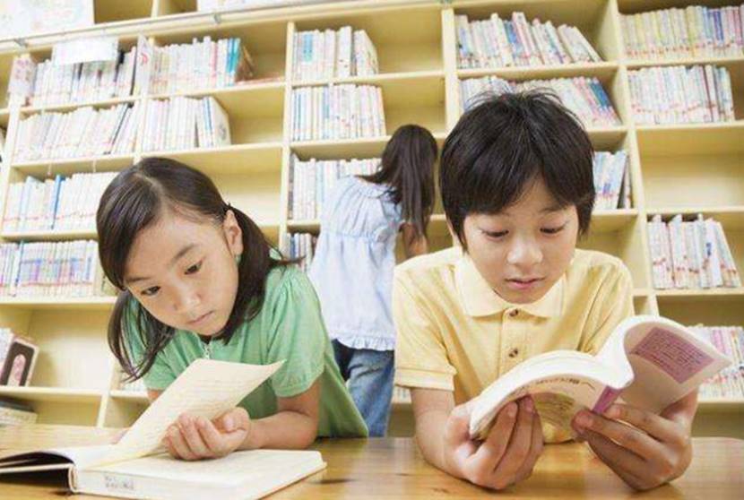 “媽媽，月亮上有沒嫦娥？”中秋節寶寶靈魂發問，媽媽的回答很贊