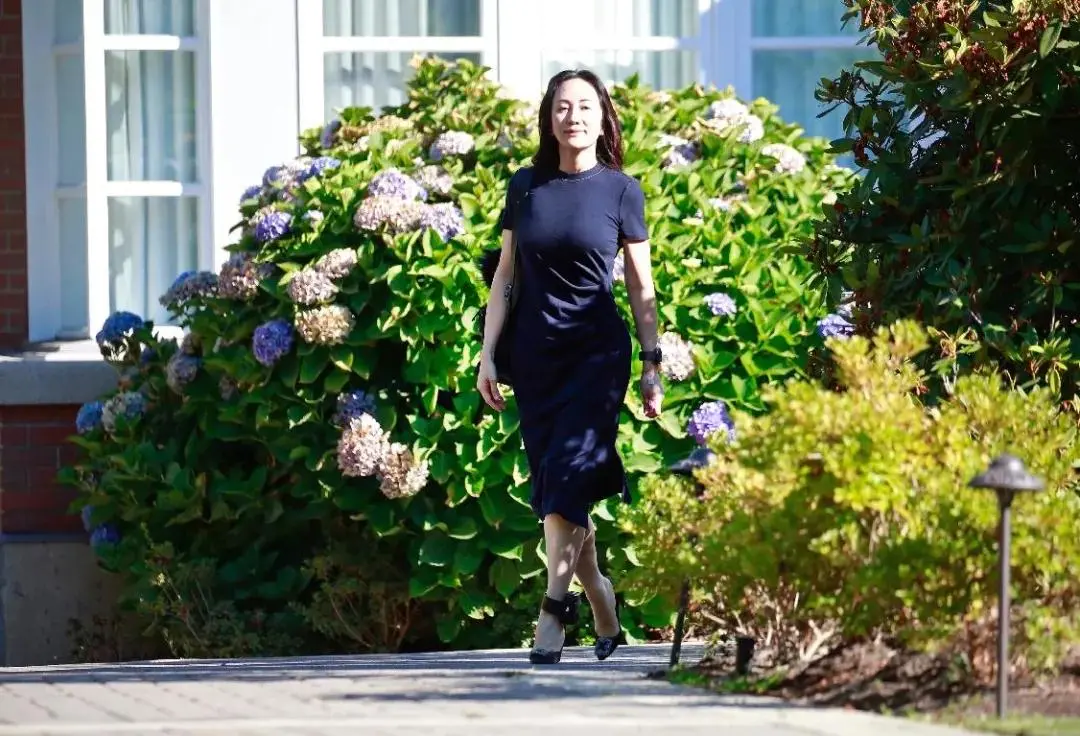 孟晚舟回國24小時后，她背后的男人火了