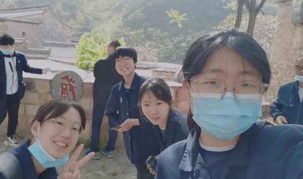 高中同班，大學(xué)同寢，緣分啊