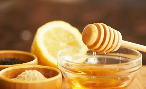 過期的蜂蜜還能不能吃？(過期蜂蜜有什么用途）
