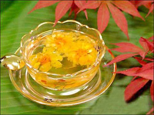 蜂蜜菊花茶的功效與作用(菊花茶蜂蜜的禁忌和食用方法) 蜂蜜菊花茶的功效與作用(菊花茶蜂蜜的禁忌和食用方法)