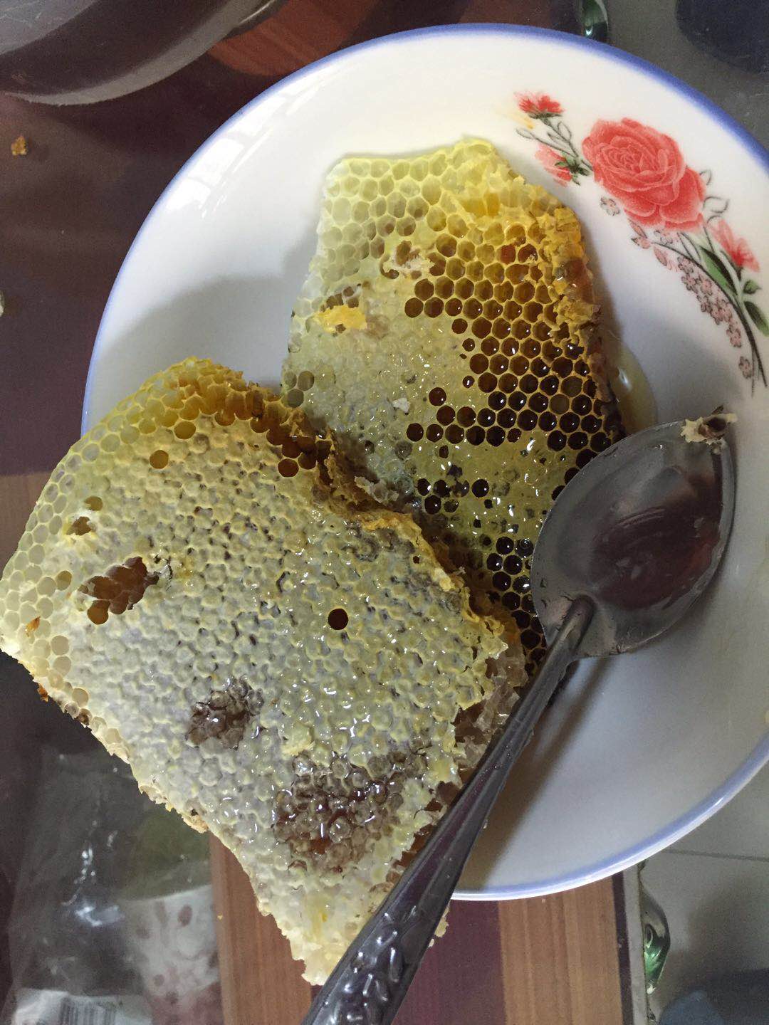 養(yǎng)中蜂的詳細技術方法要點（中蜂養(yǎng)殖發(fā)展快的技巧）