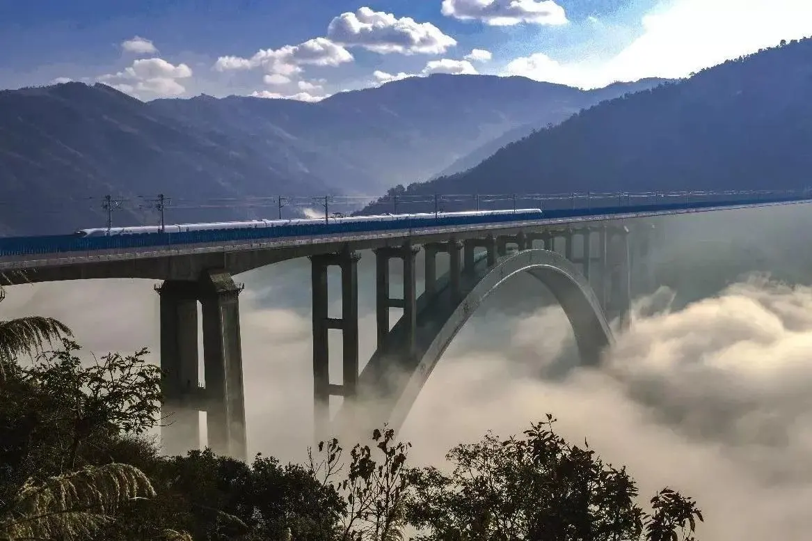 云貴高原特點(diǎn)（云貴高原的自然特征）