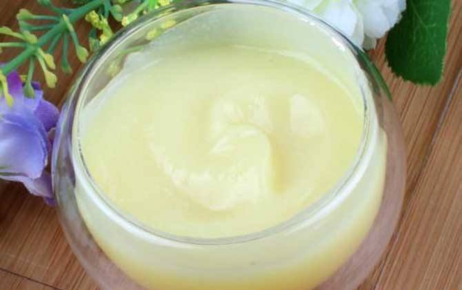 女人長(zhǎng)期吃蜂王漿的好處，不但能美容養(yǎng)顏，還能延緩衰老速度！