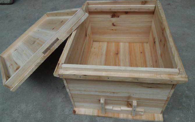 養(yǎng)蜂工具有哪些？不只有蜂箱，使用這些工具，養(yǎng)蜂方能得心應(yīng)手！