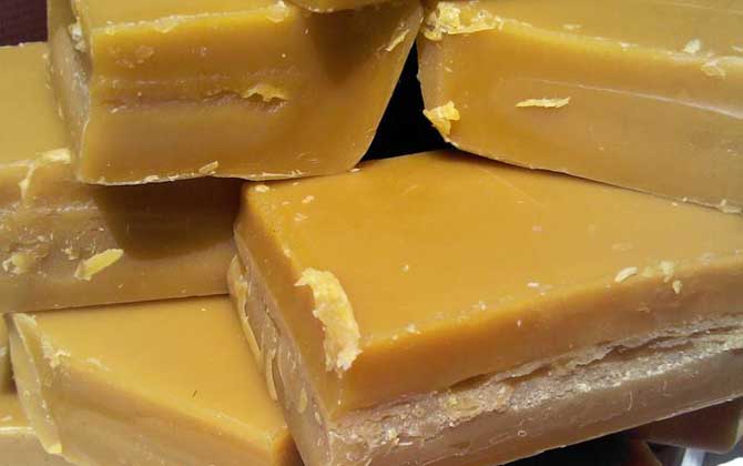 天然蜂蠟能吃嗎？雖然沒什么味道，但對健康也是大有好處的！