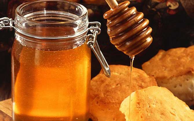 蜂蜜可以放冰箱嗎？完全沒有問題，但長時間放冰箱中會自然結晶！