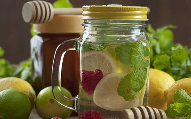 蜂蜜放了五年還能吃嗎？要看有沒有變質，若已變質則不能再食用！