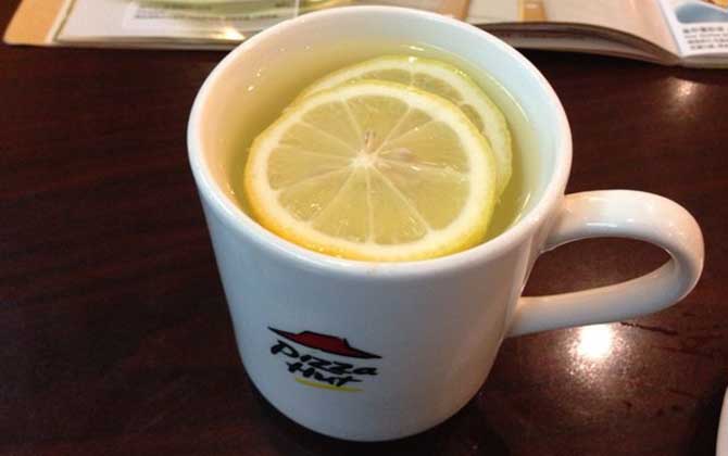 蜂蜜檸檬水的禁忌有哪些？不但喝法要正確，更要注意禁忌人群！