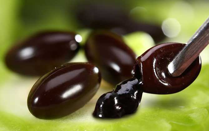 蜂膠膠囊是騙局嗎？不一定都是騙局，但效果被有意的神話了！