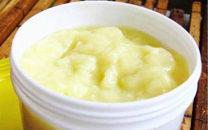 吃蜂王漿乳房長大了是怎么了？別擔心，蜂王漿有一定的豐胸效果！