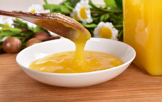 生蜂蜜和熟蜂蜜的區別是什么？(生蜜和熟蜜哪個好)