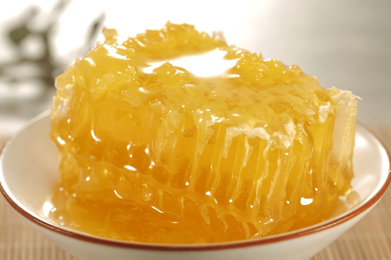 杜英花天熱流蜜嗎（一天中杜英什么時(shí)候流蜜）